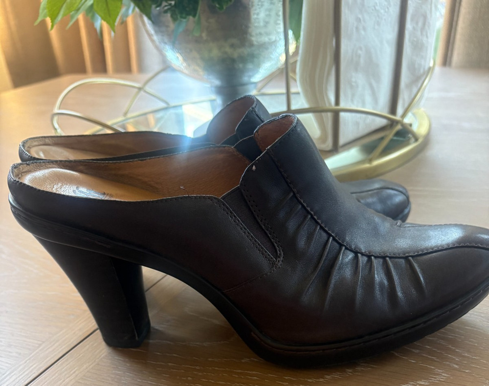Sofft Women's Dark Brown Pleated Leather Heeled Mules Comfort Slip-On Clogs 9M